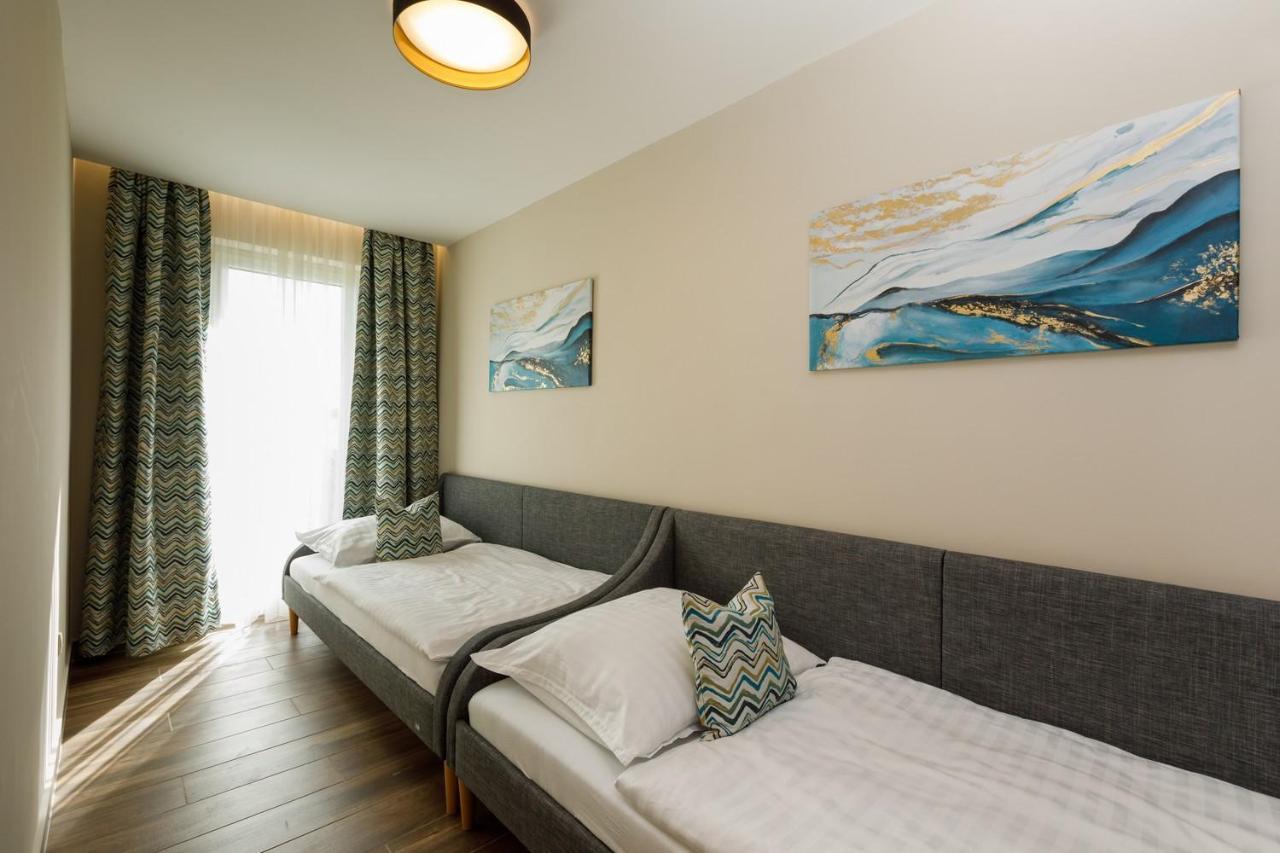 Royal Cafe Apartman Keszthely Exterior photo