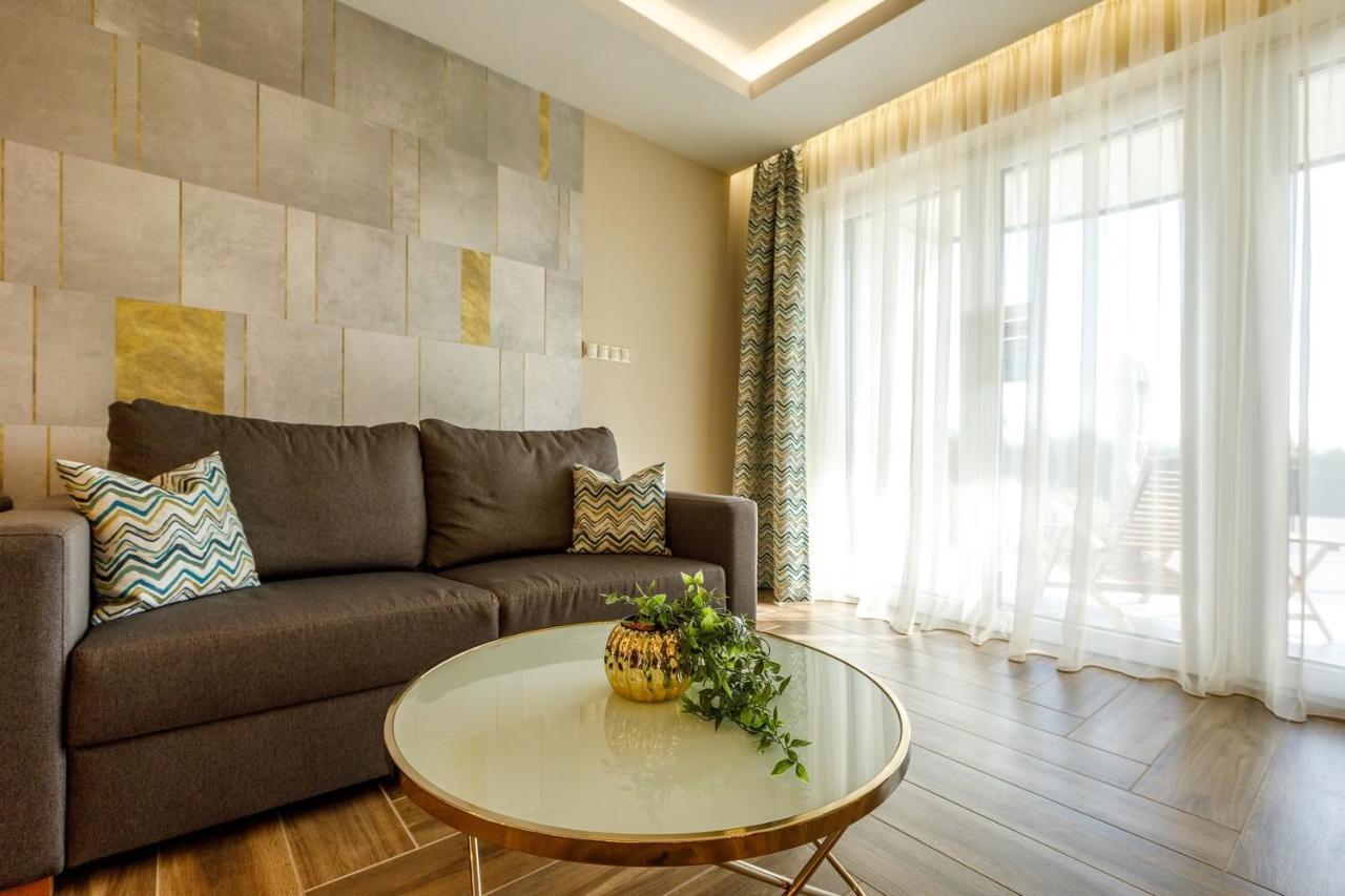 Royal Cafe Apartman Keszthely Exterior photo